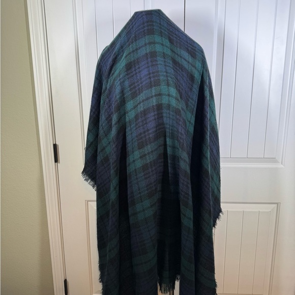 Plaid Green and Black Women's Shawl - Picture 3 of 8